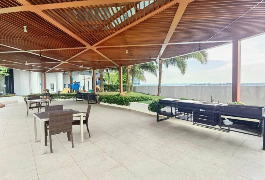 C0704 Almas Suite Seaview & Netflix Stay 努沙再也 外观 照片