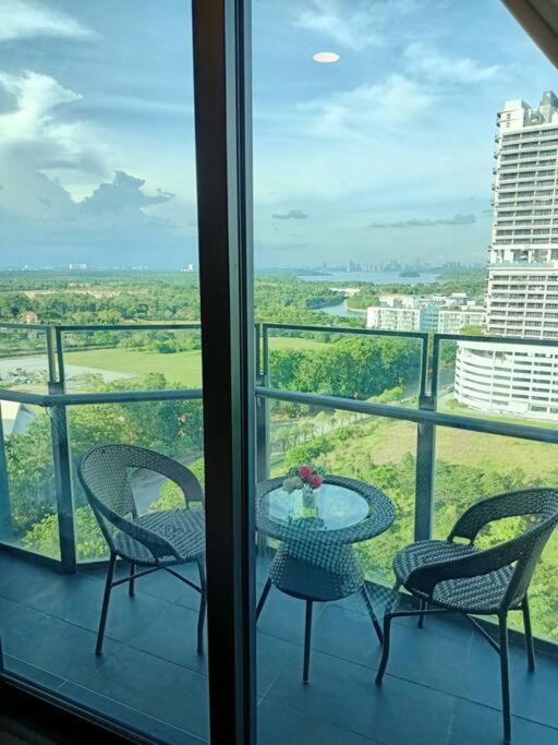C0704 Almas Suite Seaview & Netflix Stay 努沙再也 外观 照片