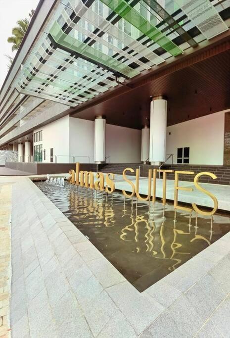 C0704 Almas Suite Seaview & Netflix Stay 努沙再也 外观 照片
