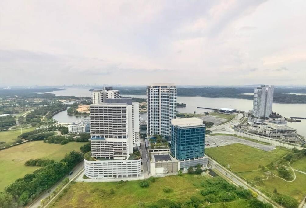 C0704 Almas Suite Seaview & Netflix Stay 努沙再也 外观 照片